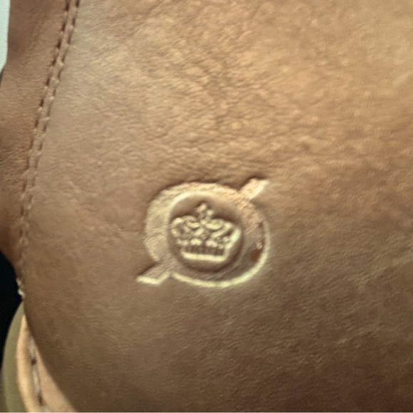 Born Iwa criss-cross Gold Sandal size 7 - Picture 4 of 7